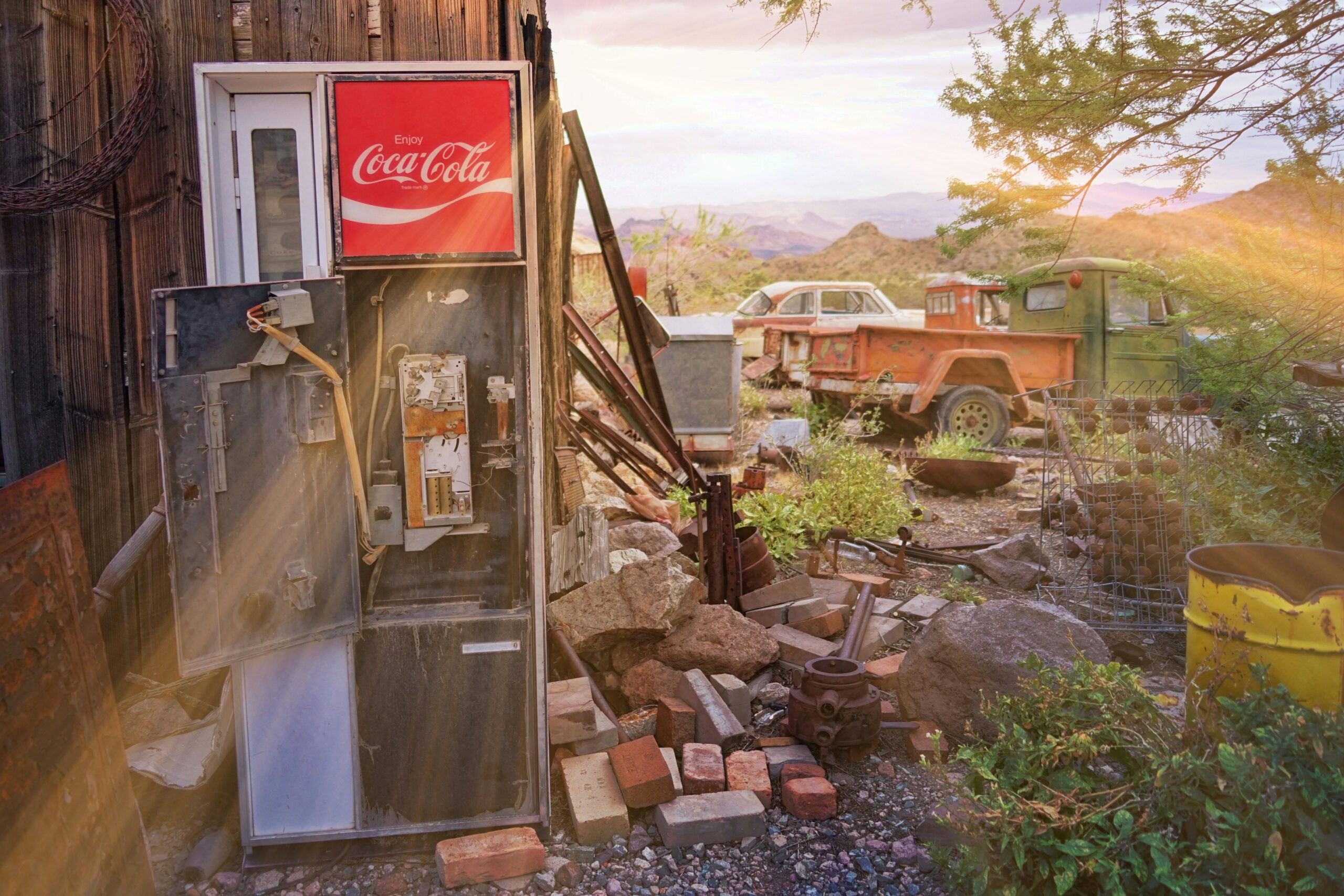 Feel Good About Decluttering: Hoss Junk’s Eco-Friendly Practices — featured image for this Tri-Cities blog article